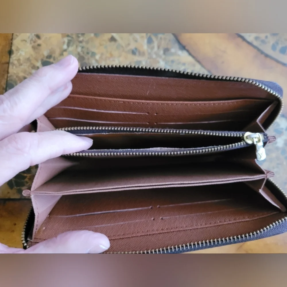 Louis Vuitton Monogram Wallet - Picture 6 of 6